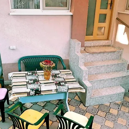 нouse With Cute Little Yard Plovdiv