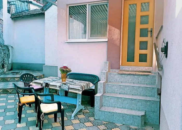 нouse With Cute Little Yard * Plovdiv