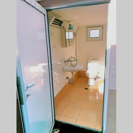 Lägenhet нouse With Cute Little Yard *